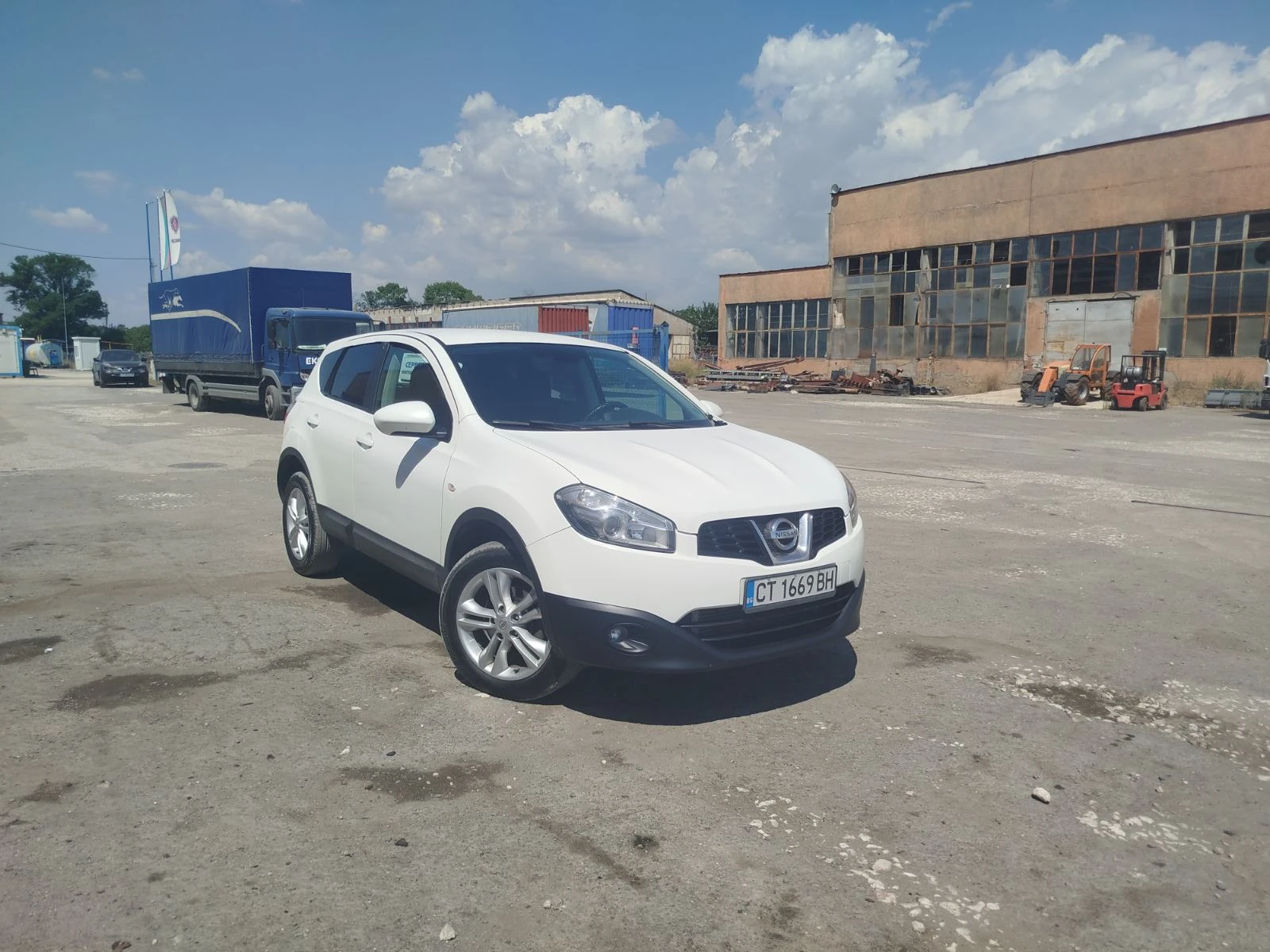 Nissan Qashqai, снимка 9 - Автомобили и джипове - 56353039