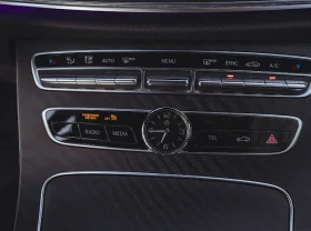 Mercedes-Benz E 220 MB E220T AMG/Digital/3DBurm/Pano/Softclose/Massage, снимка 11