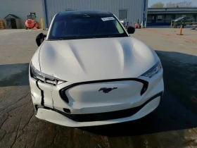 Ford Mustang Mach-E Premium AWD, снимка 13