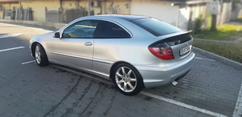 Mercedes-Benz C 220, снимка 4 - Автомобили и джипове - 47654283