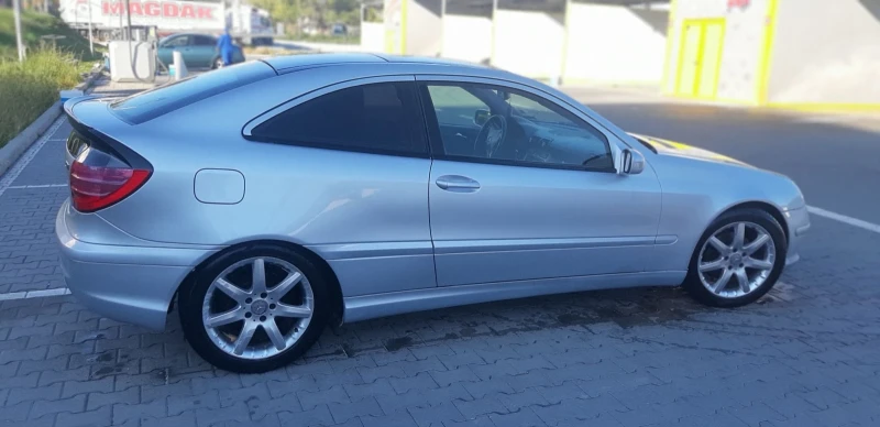 Mercedes-Benz C 220, снимка 5 - Автомобили и джипове - 47654283