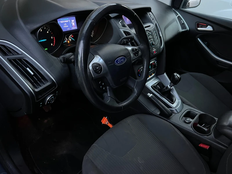 Ford Focus 1.6TDCI FACELIFT/NAVI/KLIMATRONIK/UNIKAT, снимка 10 - Автомобили и джипове - 48043706