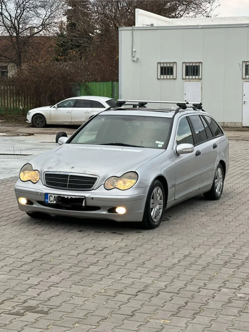 Mercedes-Benz C 220 Автоматик навигация камера 2.2 cedi !!, снимка 1 - Автомобили и джипове - 48323653