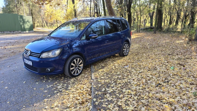 VW Touran, снимка 3 - Автомобили и джипове - 48726570