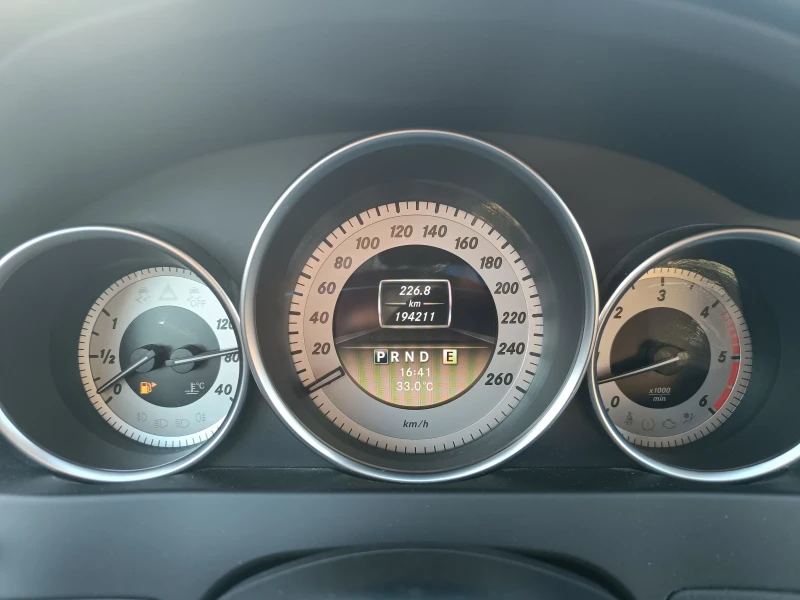 Mercedes-Benz C 300 4MATIC AMG АВТОМАТИК, снимка 15 - Автомобили и джипове - 51590186