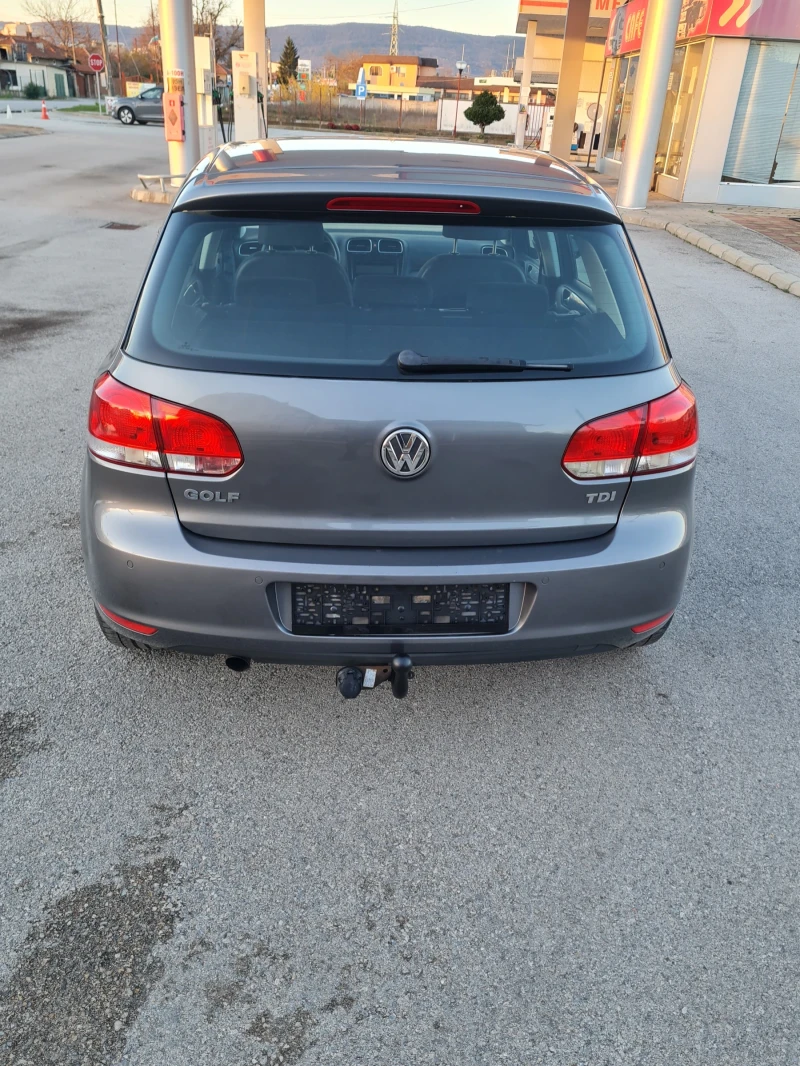 VW Golf 1.6куб.105к.с. , снимка 2 - Автомобили и джипове - 52529606