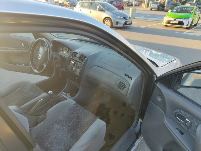 Mazda 323 2.0, снимка 7 - Автомобили и джипове - 52776198