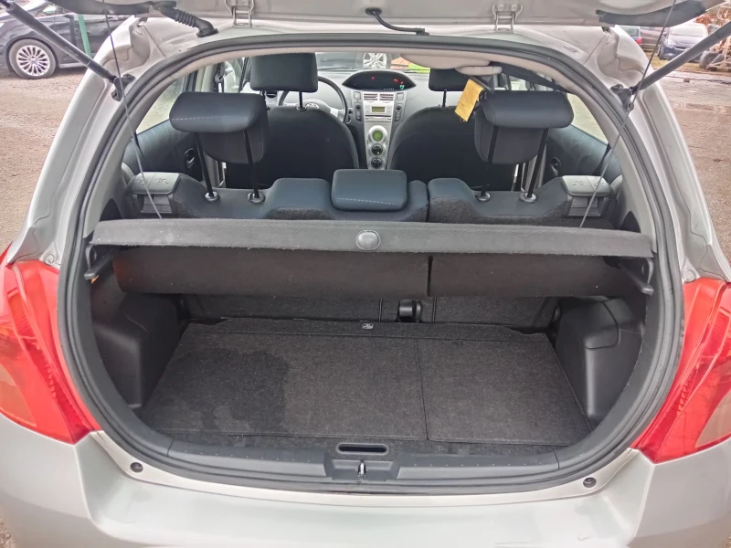 Toyota Yaris 1.3бензин, снимка 7 - Автомобили и джипове - 52998189