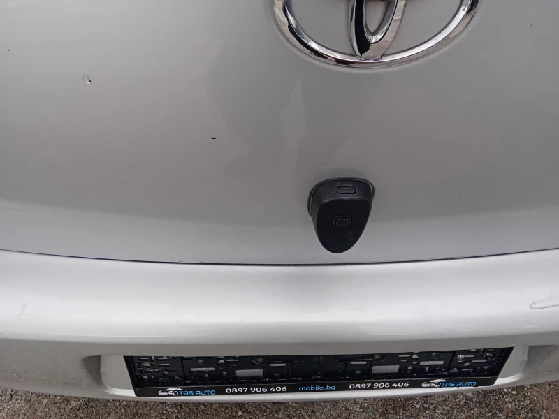 Toyota Yaris 1.3бензин, снимка 6 - Автомобили и джипове - 52998189