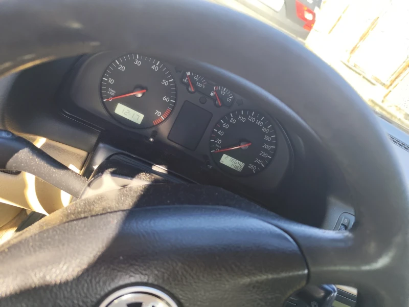 VW Passat, снимка 7 - Автомобили и джипове - 53120143