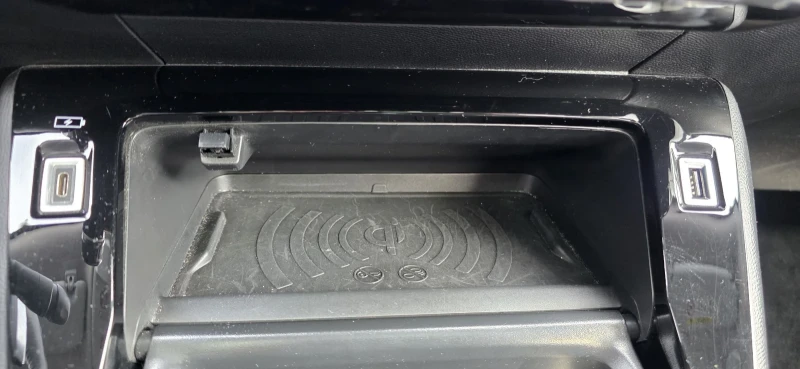 Peugeot 2008 1.5 Hdi-Allure-Virtual cockpit-Automat-Camera-Pano, снимка 17 - Автомобили и джипове - 53582069