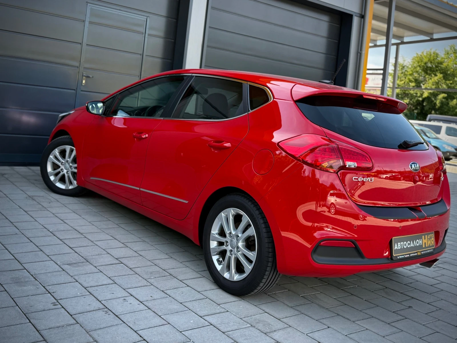 Kia Ceed 1.6 CRDi * NAVI* Camera* LED* StartStop* KeyLess*  - изображение 5