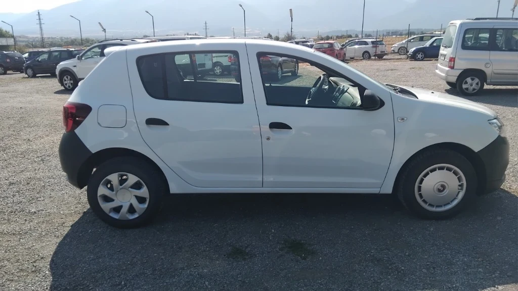 Dacia Sandero  - изображение 7