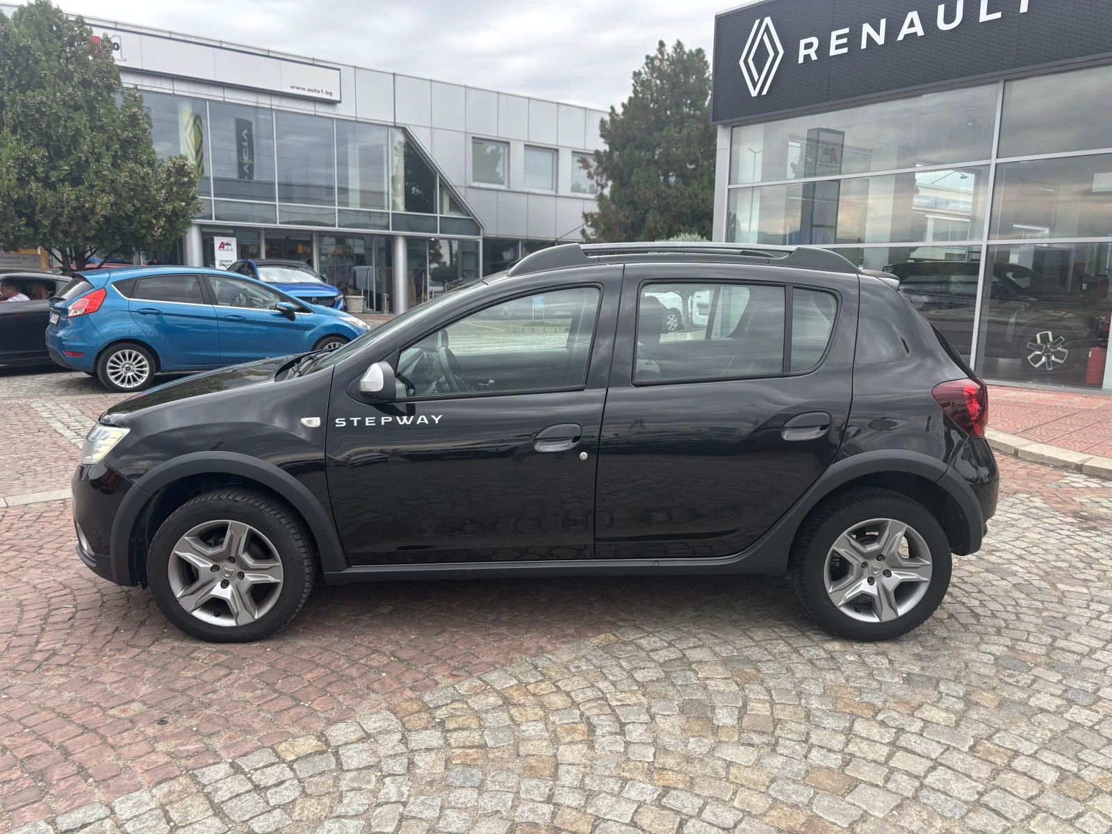 Dacia Sandero Stepway Blue dCi 95 к.с. Дизел Stop & Start BVM5 - изображение 6