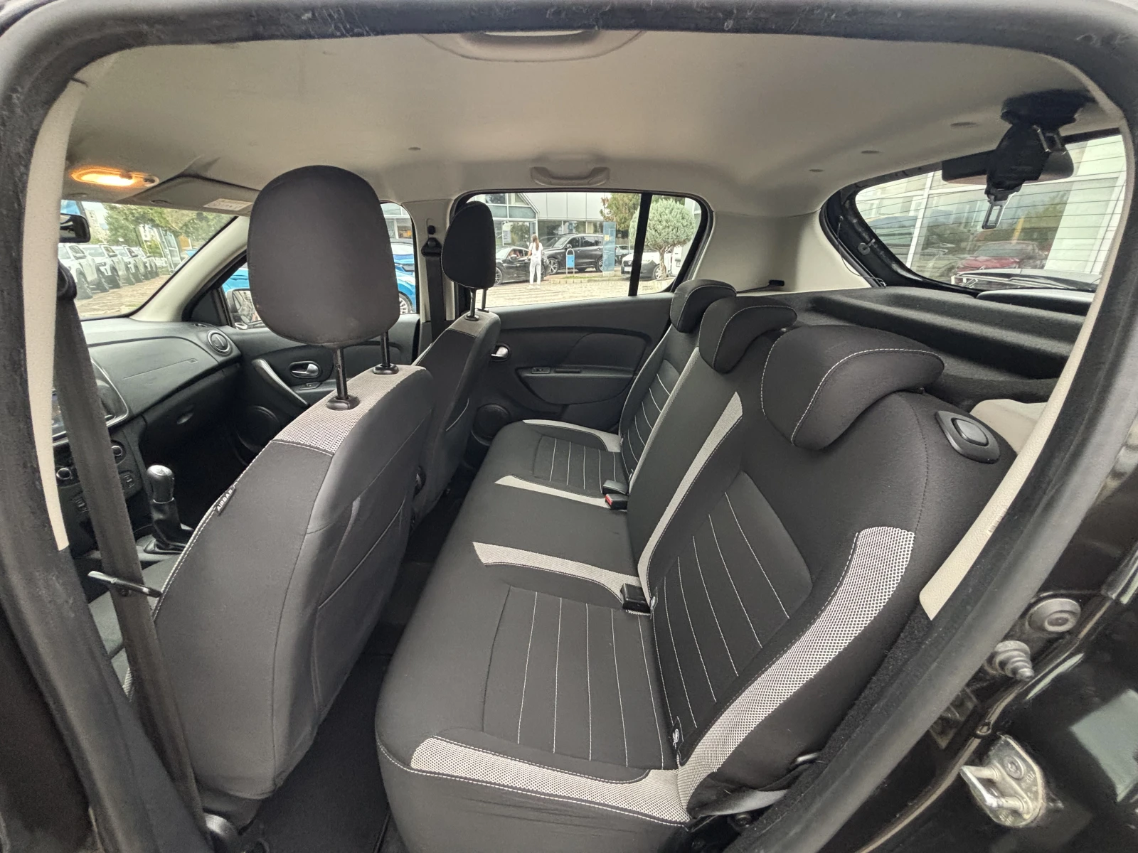 Dacia Sandero Stepway Blue dCi 95 к.с. Дизел Stop & Start BVM5 - изображение 10