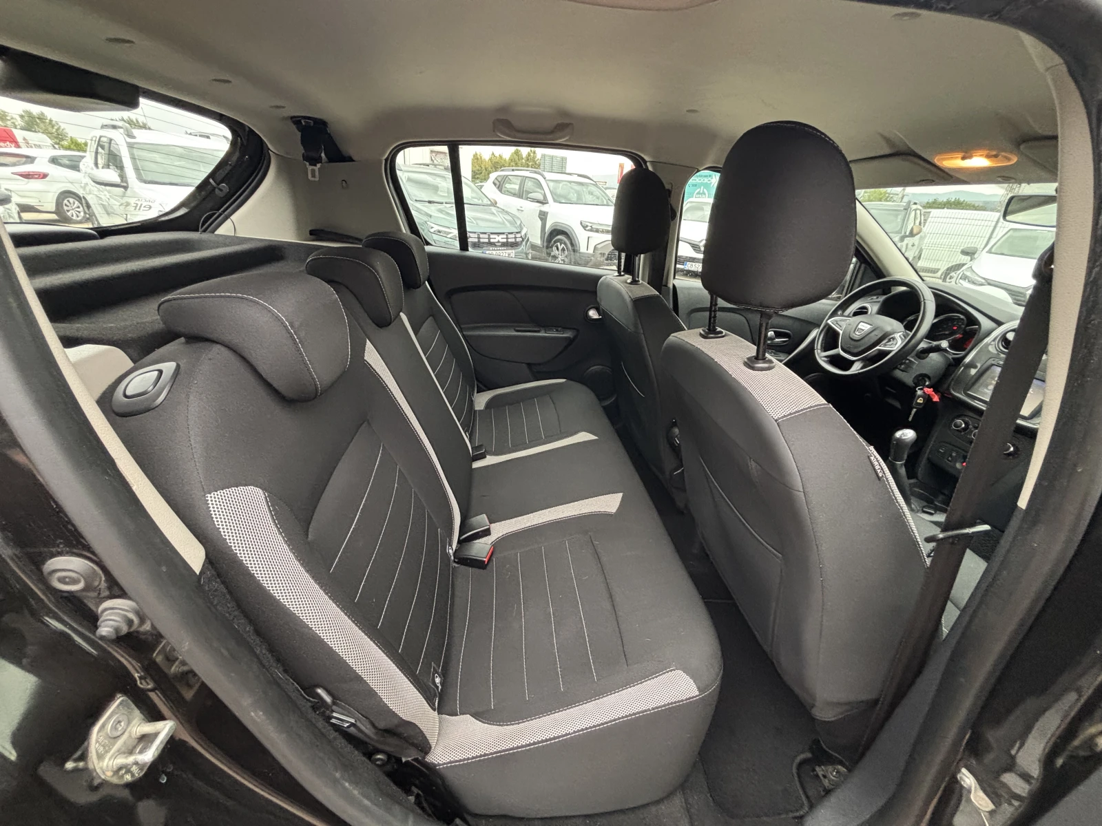 Dacia Sandero Stepway Blue dCi 95 к.с. Дизел Stop & Start BVM5 - изображение 9