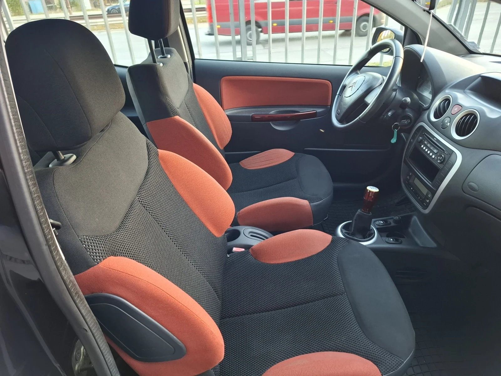 Citroen C2 1.4 HDI VTR - изображение 10