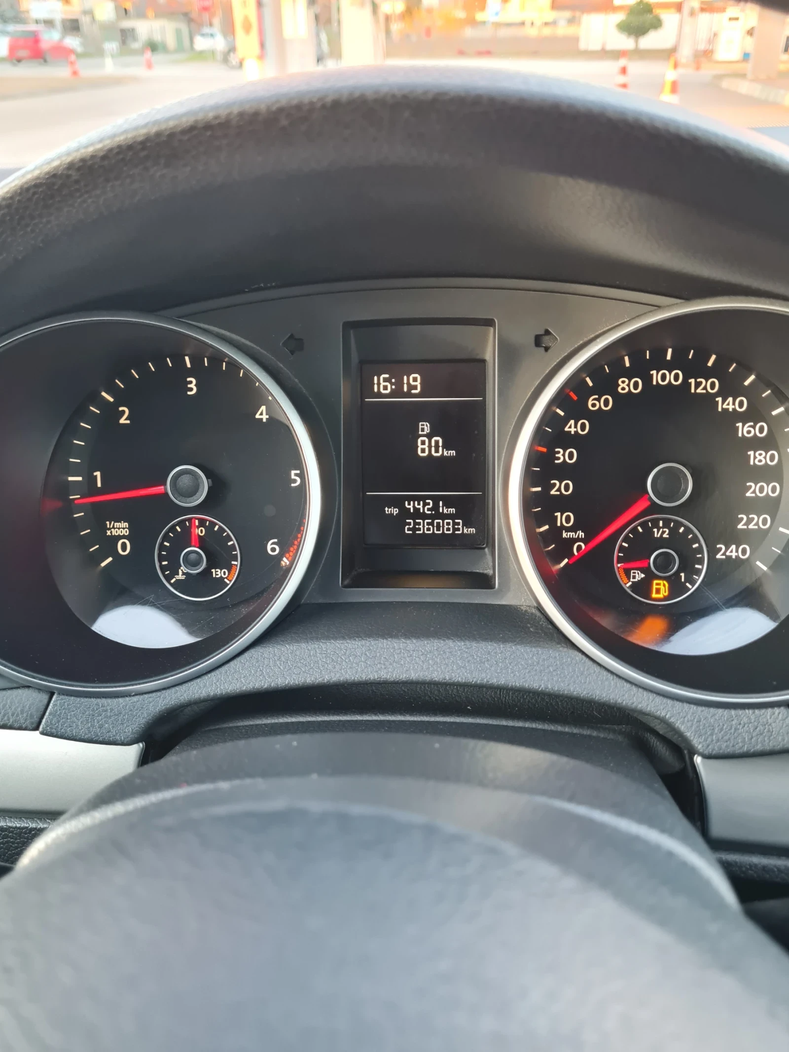 VW Golf 1.6куб.105к.с.  - изображение 9