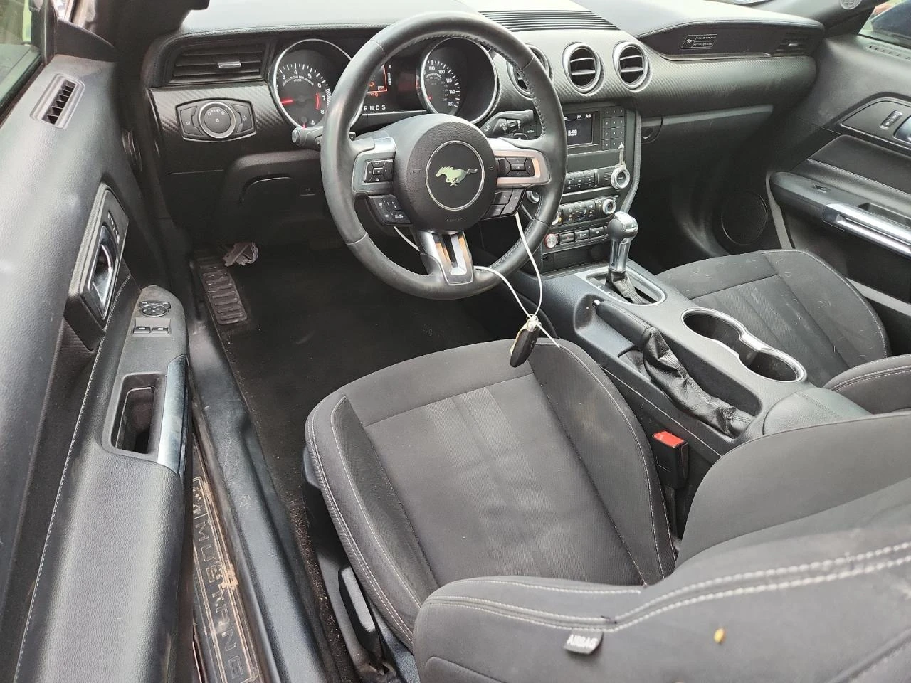 Ford Mustang  - изображение 8