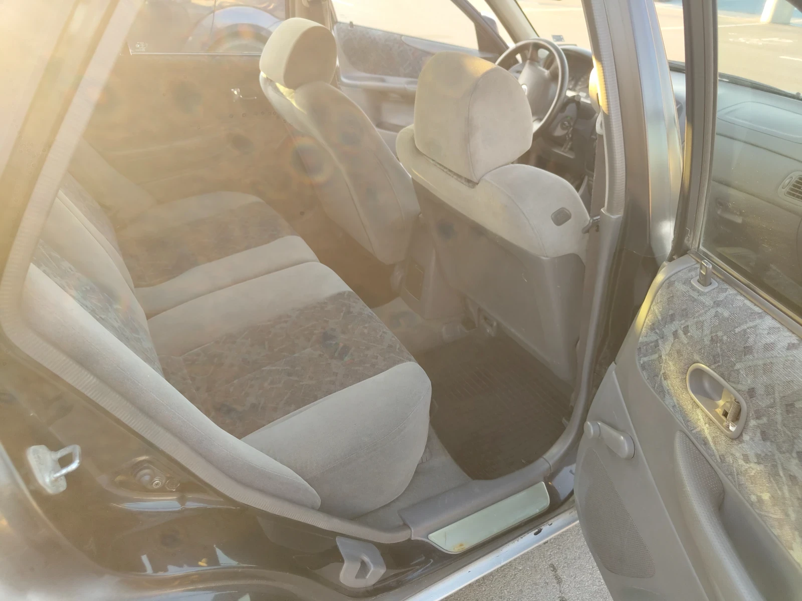 Mazda 323 2.0 - изображение 9