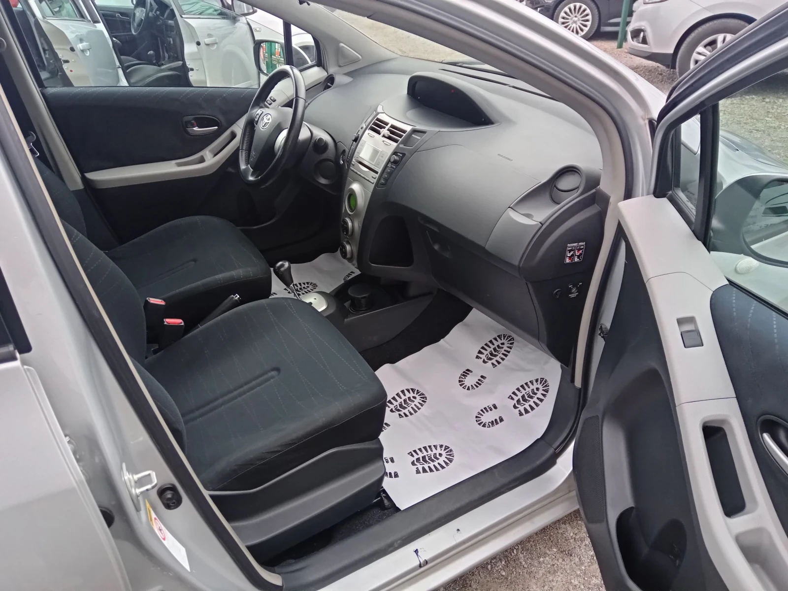 Toyota Yaris 1.3������ | Mobile.bg � ����������� 13
