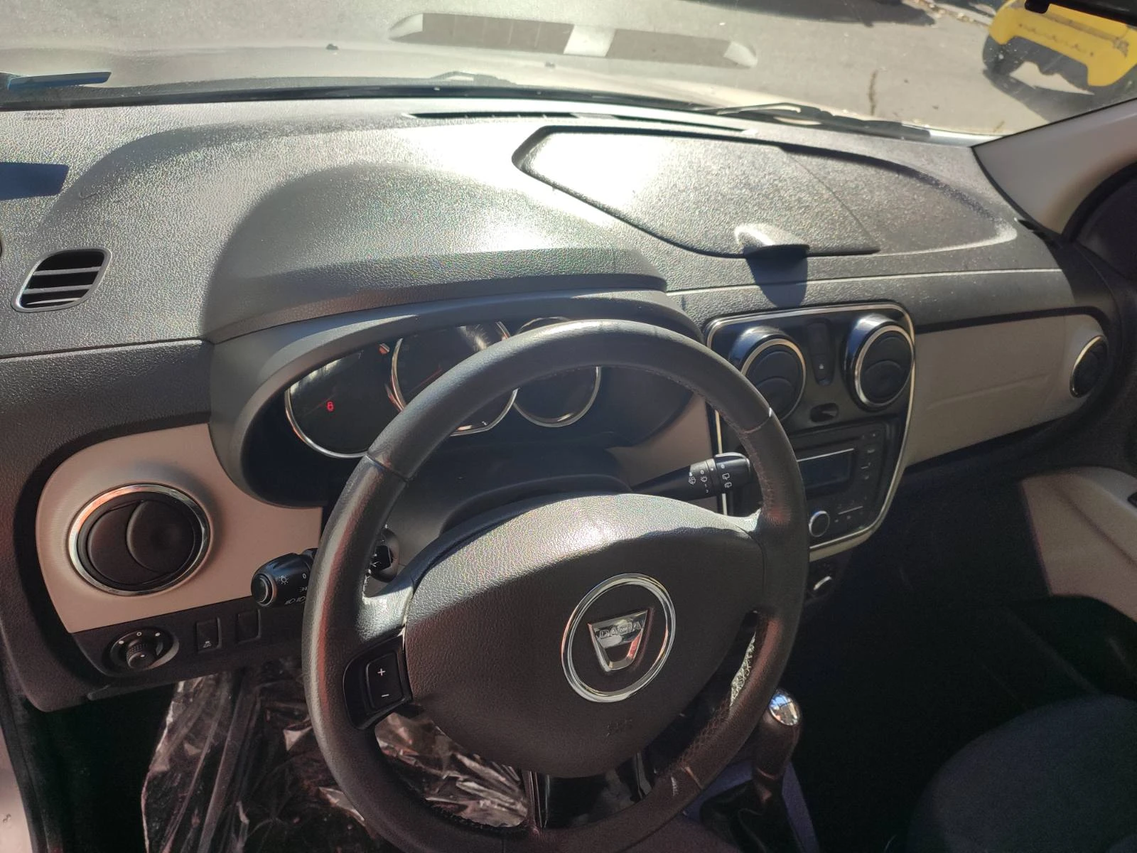 Dacia Lodgy 1.6-Swiss, снимка 15 - Автомобили и джипове - 53718560