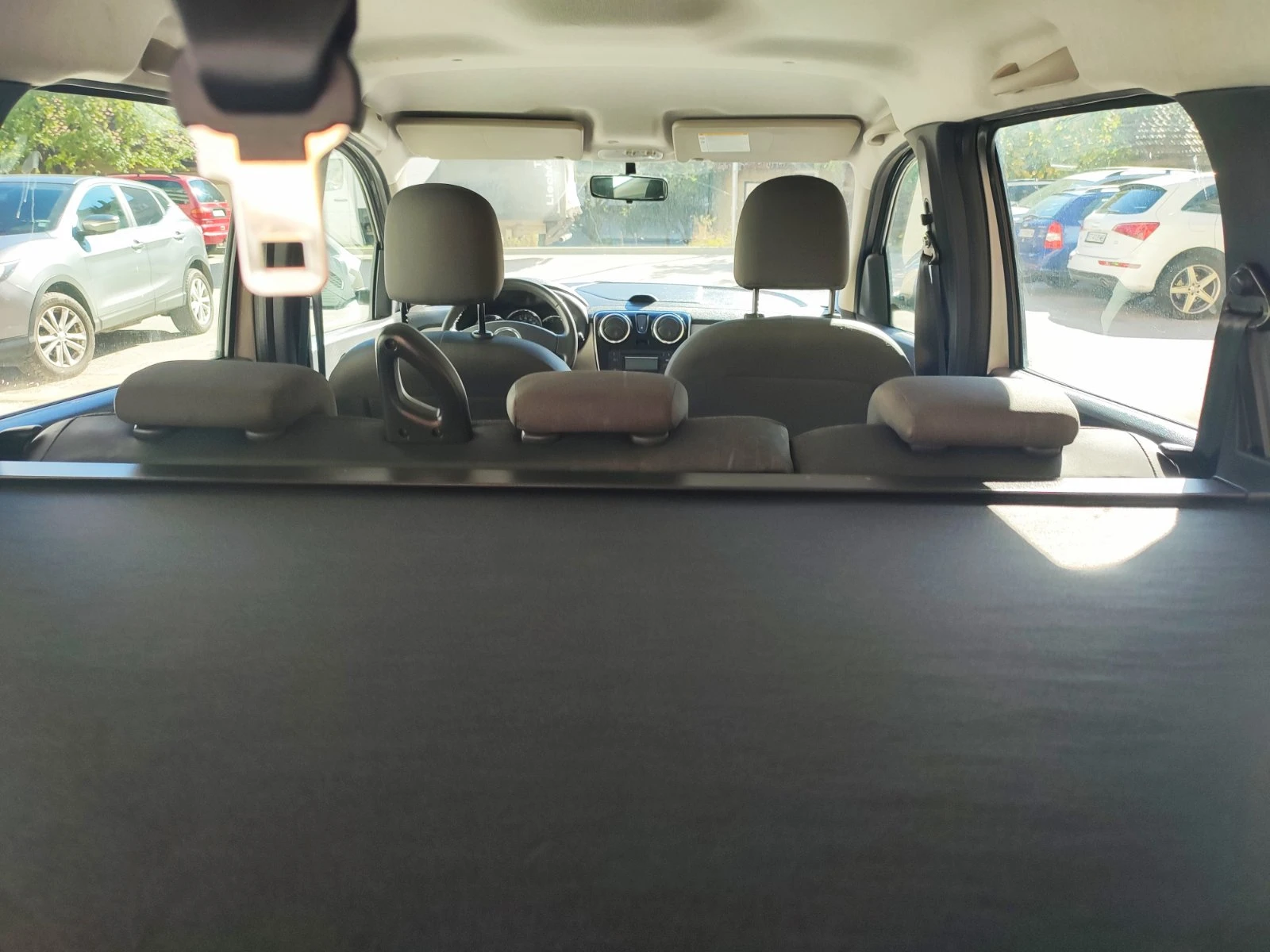 Dacia Lodgy 1.6-Swiss, снимка 17 - Автомобили и джипове - 53718560