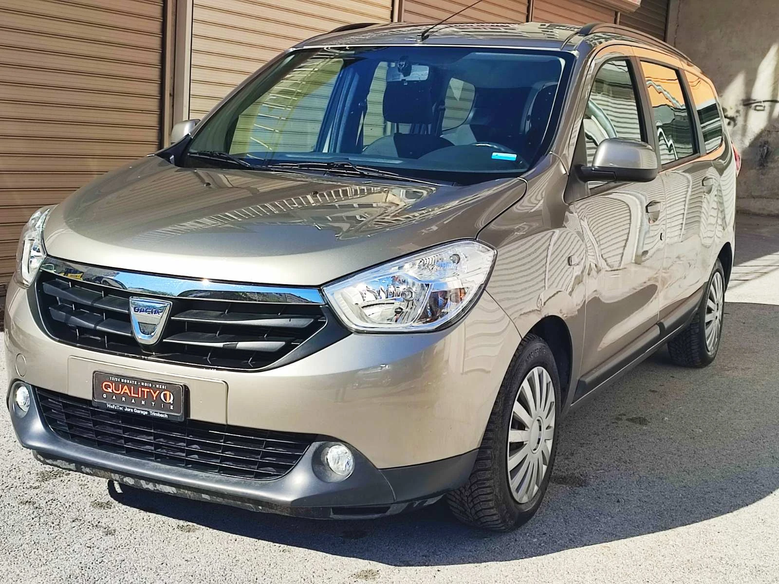Dacia Lodgy 1.6-Swiss, снимка 12 - Автомобили и джипове - 53718560