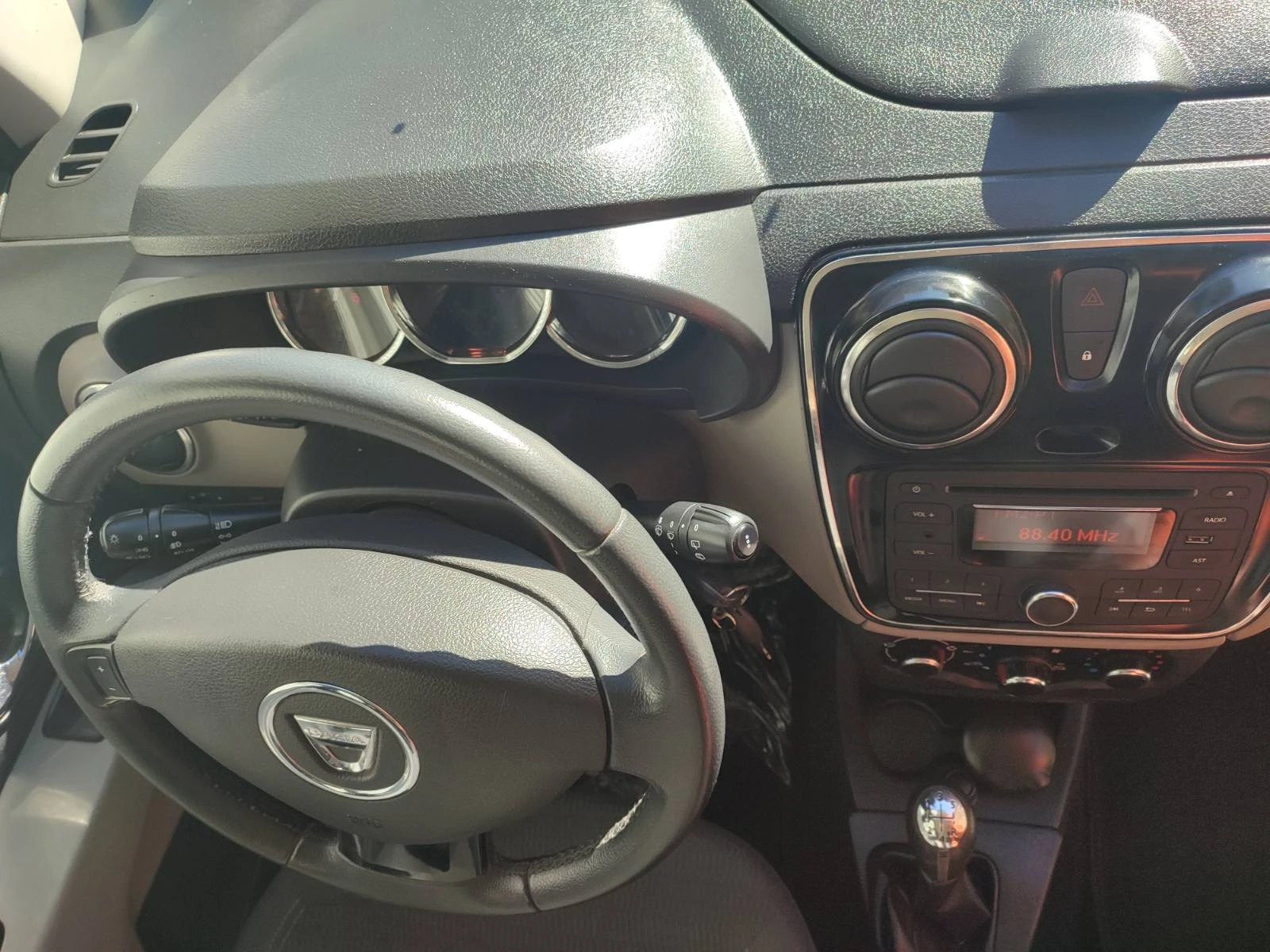 Dacia Lodgy 1.6-Swiss - изображение 8