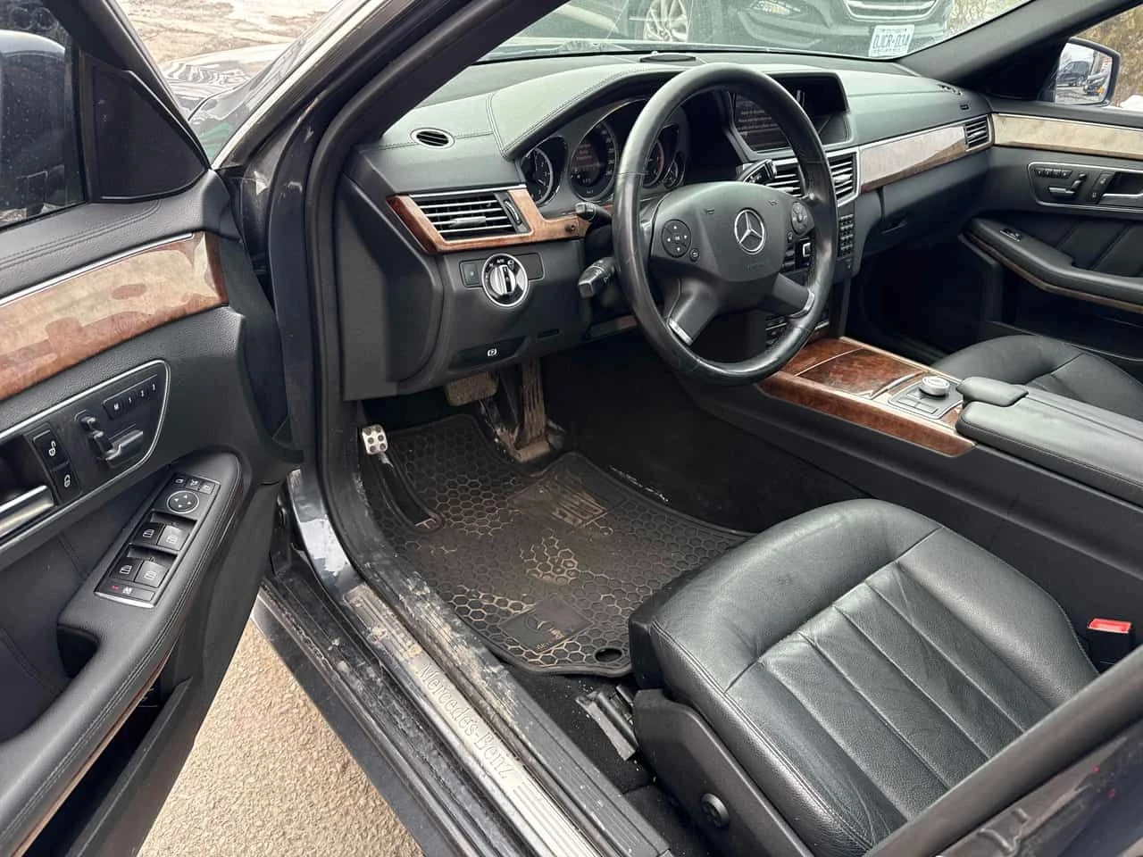 Mercedes-Benz E 350 BlueTEC/ПАНО/ПОДГРЕВ/ПАМЕТ/НОВИ СПИРАЧКИ И ГУМИ, снимка 6 - Автомобили и джипове - 54019825