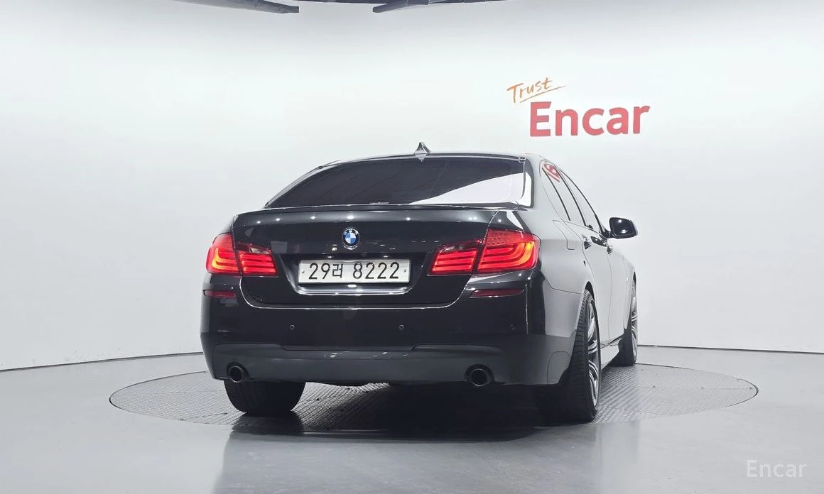 BMW 535 * M-SPORT* ПОДГРЕВ* 360* HEAD-UP* ШИБИДАХ* , снимка 4 - Автомобили и джипове - 54115019