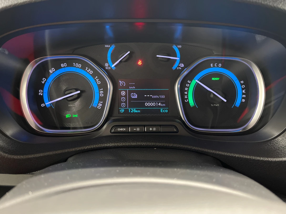 Citroen Jumpy Electric, снимка 12 - Автомобили и джипове - 54254039