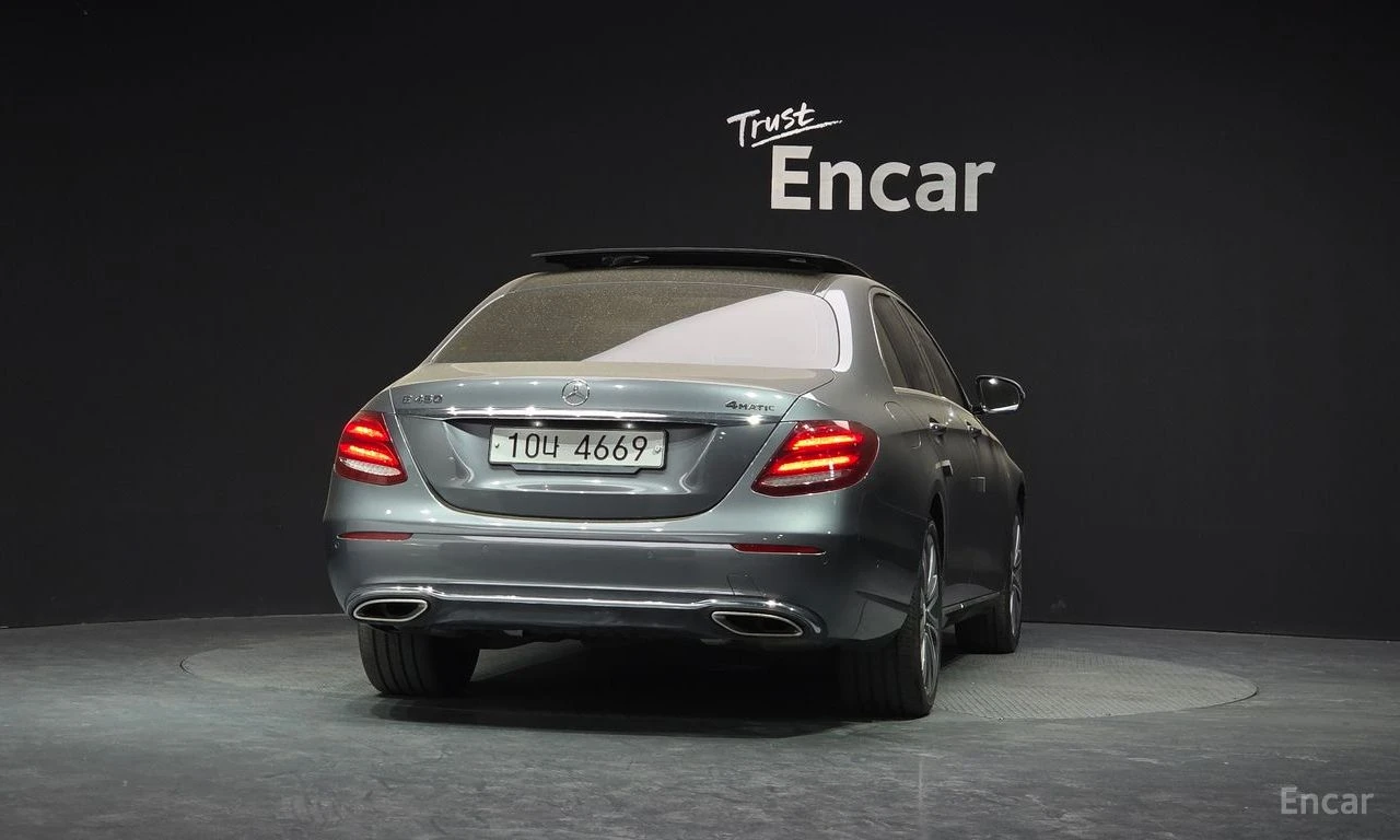 Mercedes-Benz E 450 HEADUP* BURMESTER* ПОДГРЕВ* 360, снимка 4 - Автомобили и джипове - 54453932