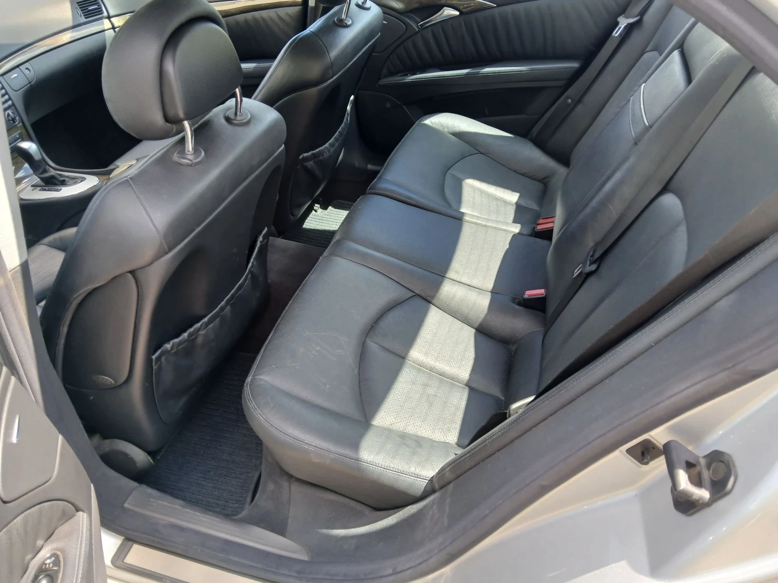 Mercedes-Benz E 270 2.7 CDI, снимка 10 - Автомобили и джипове - 54481487