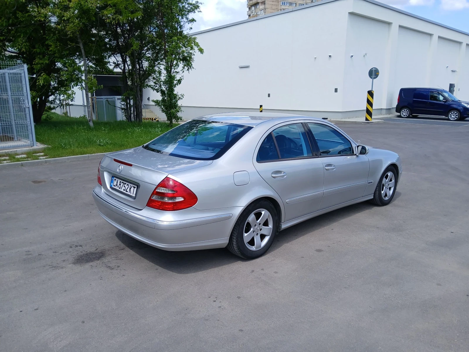 Mercedes-Benz E 270 2.7 CDI, снимка 6 - Автомобили и джипове - 54481487