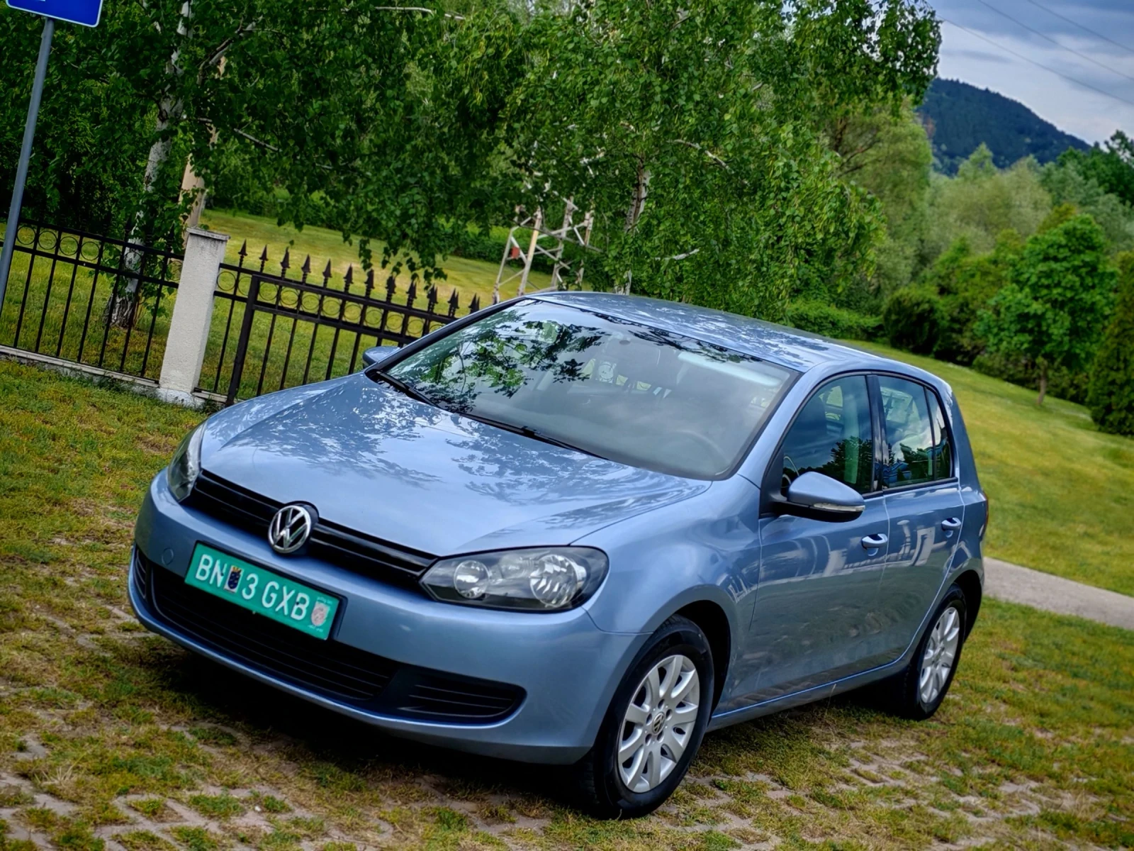 VW Golf 1.4I(80)* КЛИМАТИК* НОВ ВНОС* , снимка 2 - Автомобили и джипове - 54610413