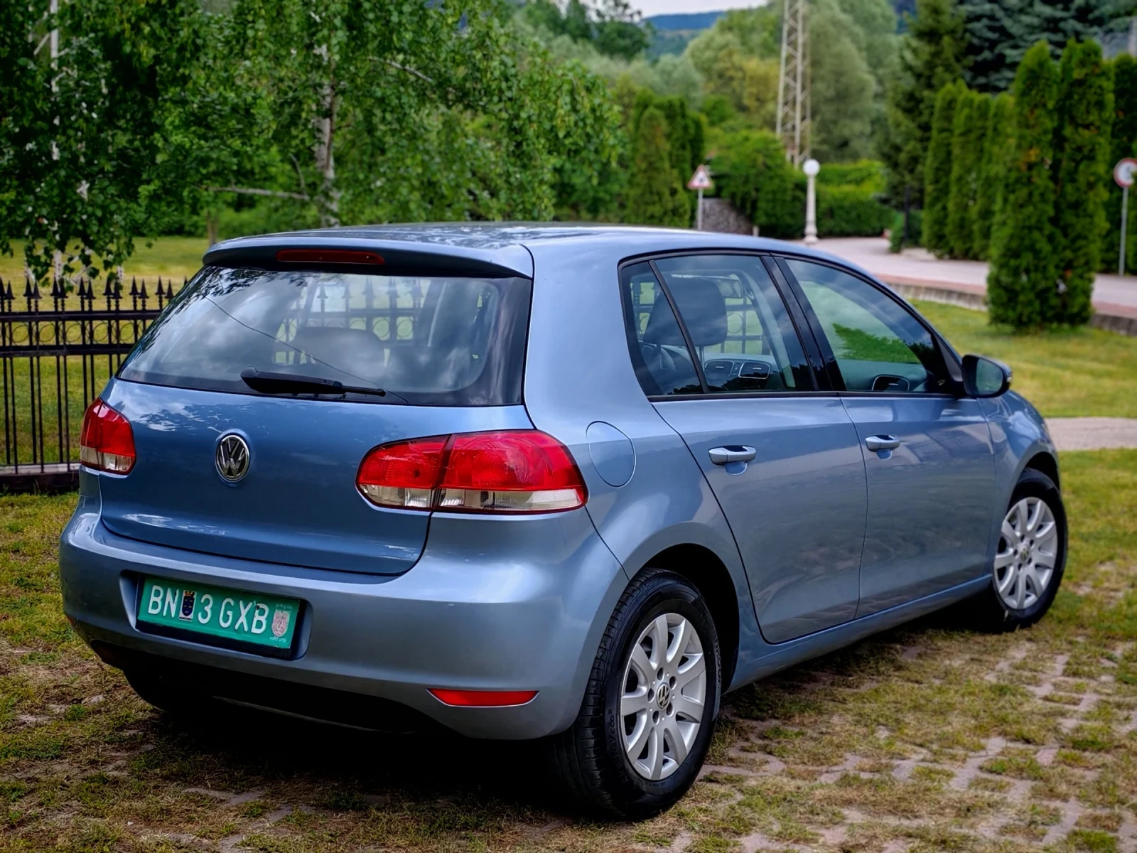 VW Golf 1.4I(80)* КЛИМАТИК* НОВ ВНОС* , снимка 6 - Автомобили и джипове - 54610413