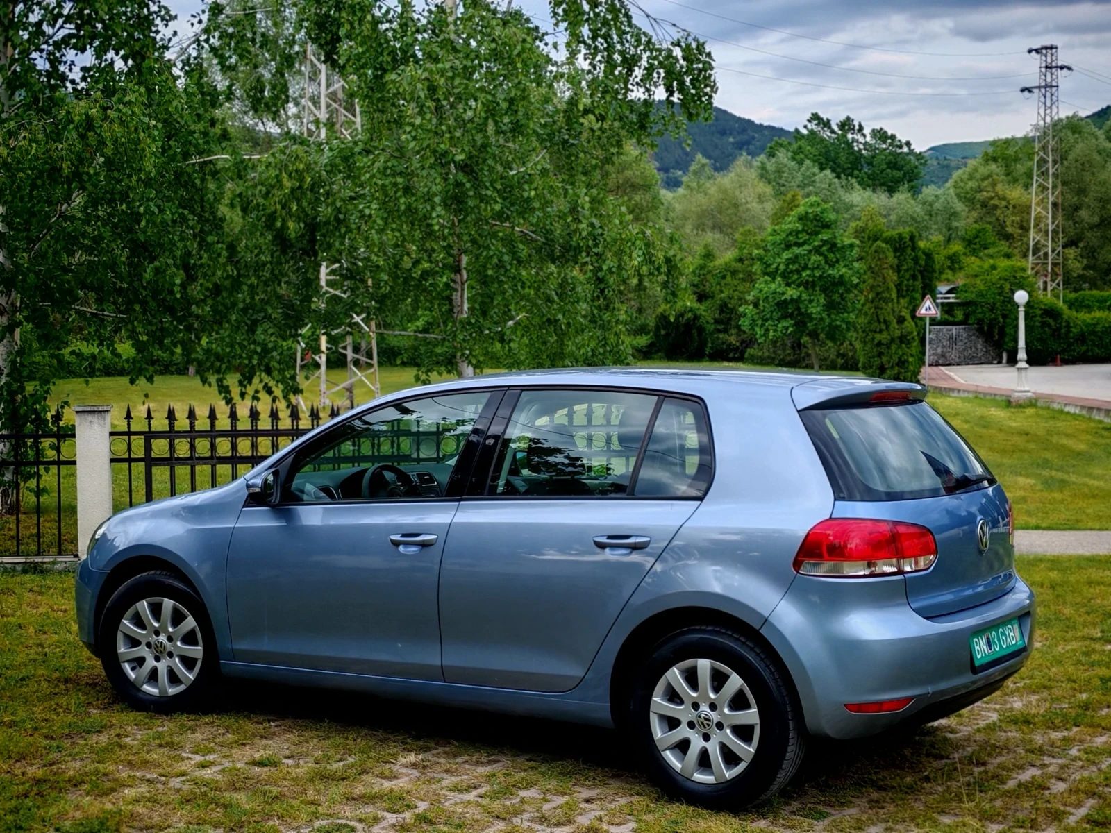 VW Golf 1.4I(80)* КЛИМАТИК* НОВ ВНОС* , снимка 4 - Автомобили и джипове - 54610413