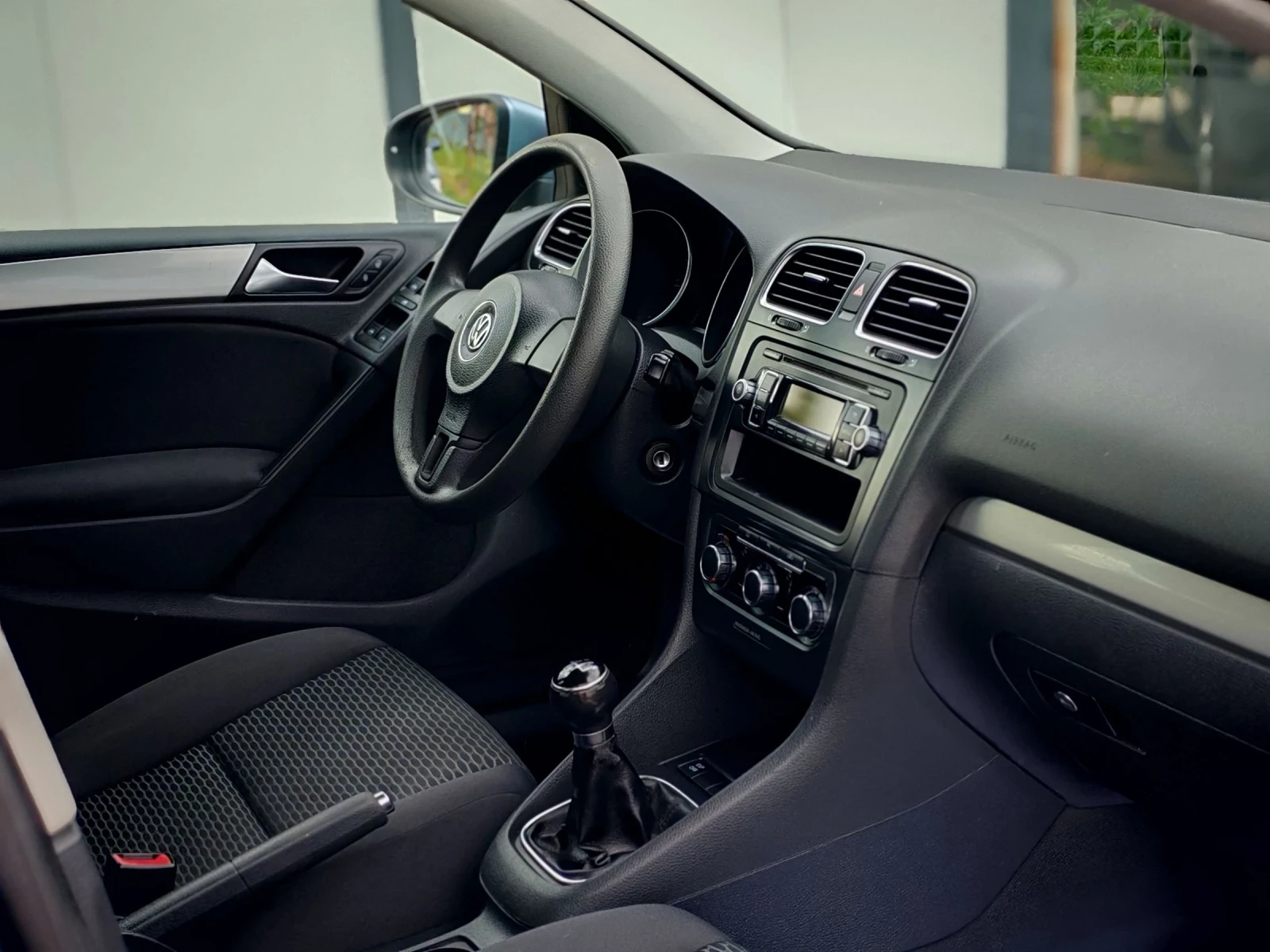VW Golf 1.4I(80)* КЛИМАТИК* НОВ ВНОС* , снимка 13 - Автомобили и джипове - 54610413