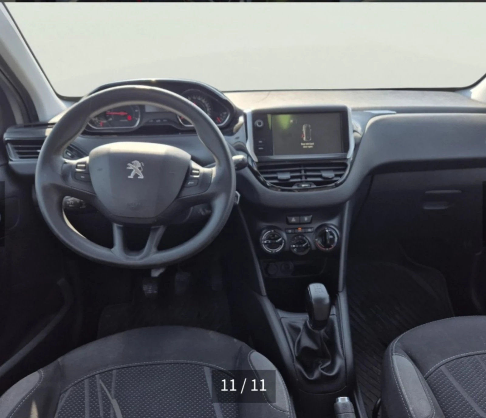Peugeot 208 1.2 i, снимка 10 - Автомобили и джипове - 54743825