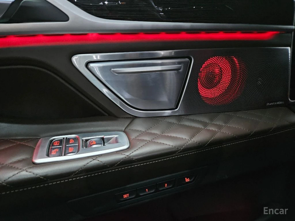 BMW 730 L* M-SPORT* LASER* INDIVIDUAL* BOWERS* DISTRONIC, снимка 14 - Автомобили и джипове - 54810204