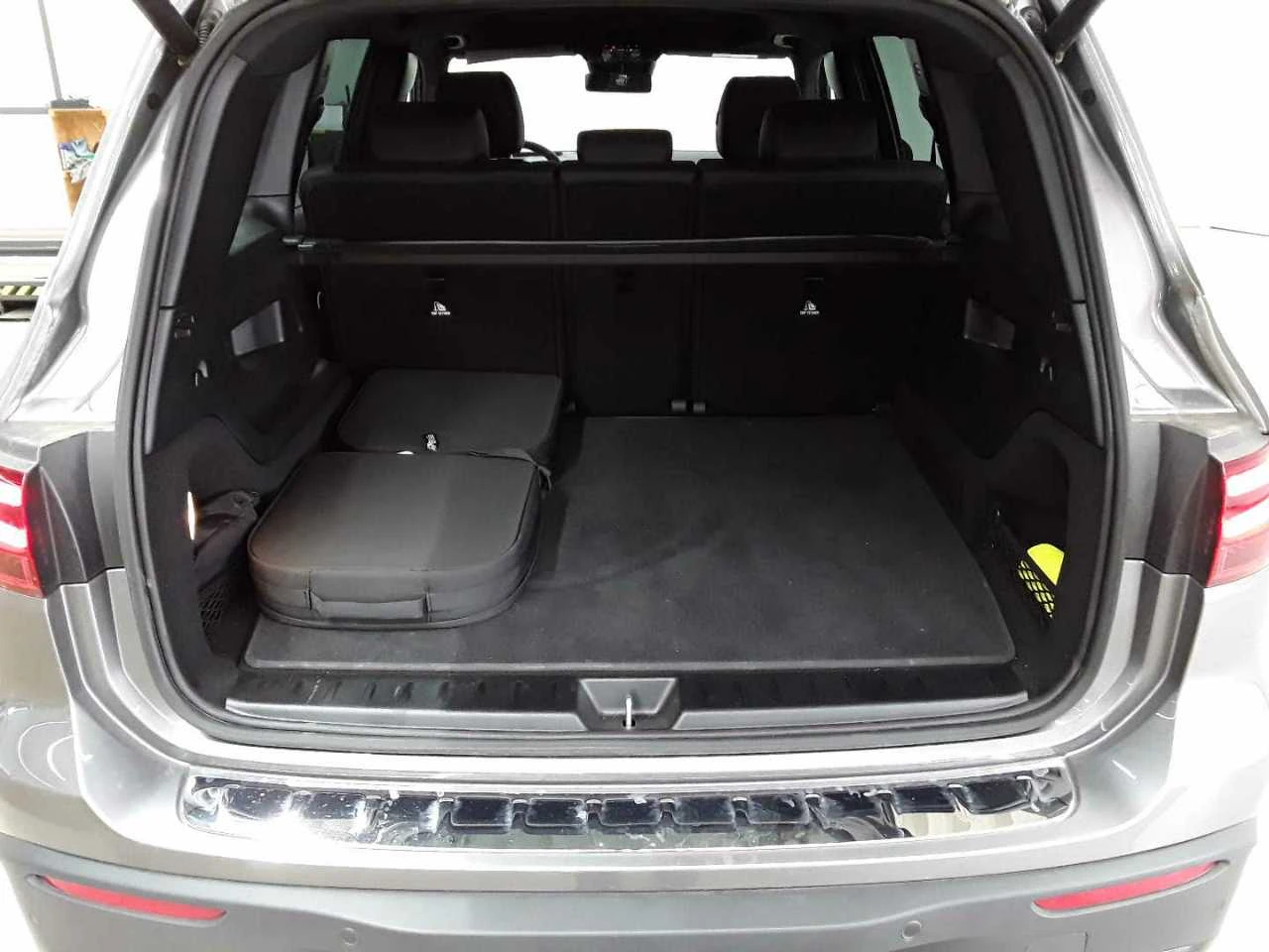Mercedes-Benz EQB 250+ AMG Advanced, снимка 13 - Автомобили и джипове - 54958435