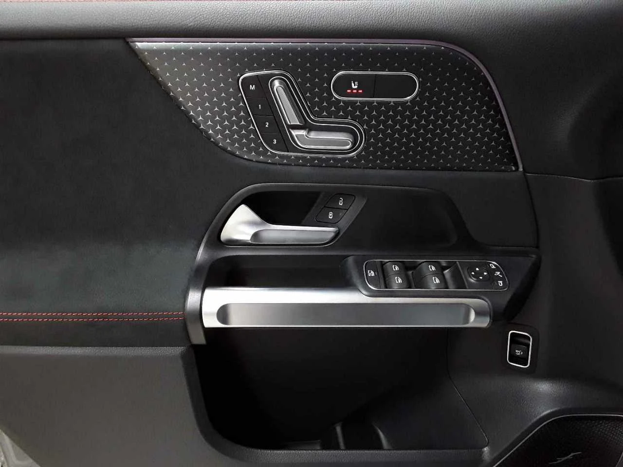 Mercedes-Benz EQB 250+ AMG Advanced, снимка 7 - Автомобили и джипове - 54958435