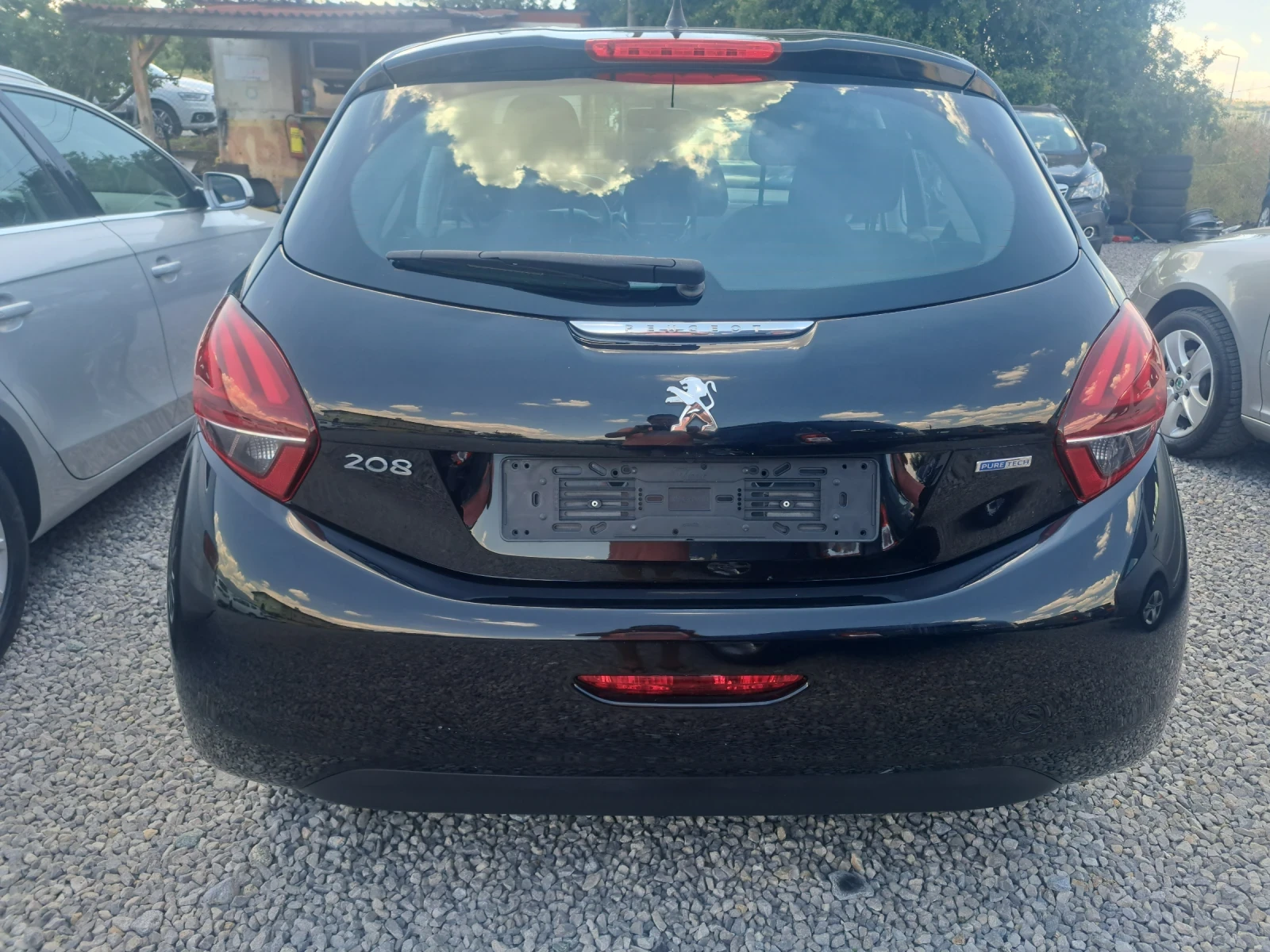 Peugeot 208 1.2 EURO6, снимка 5 - Автомобили и джипове - 55059345