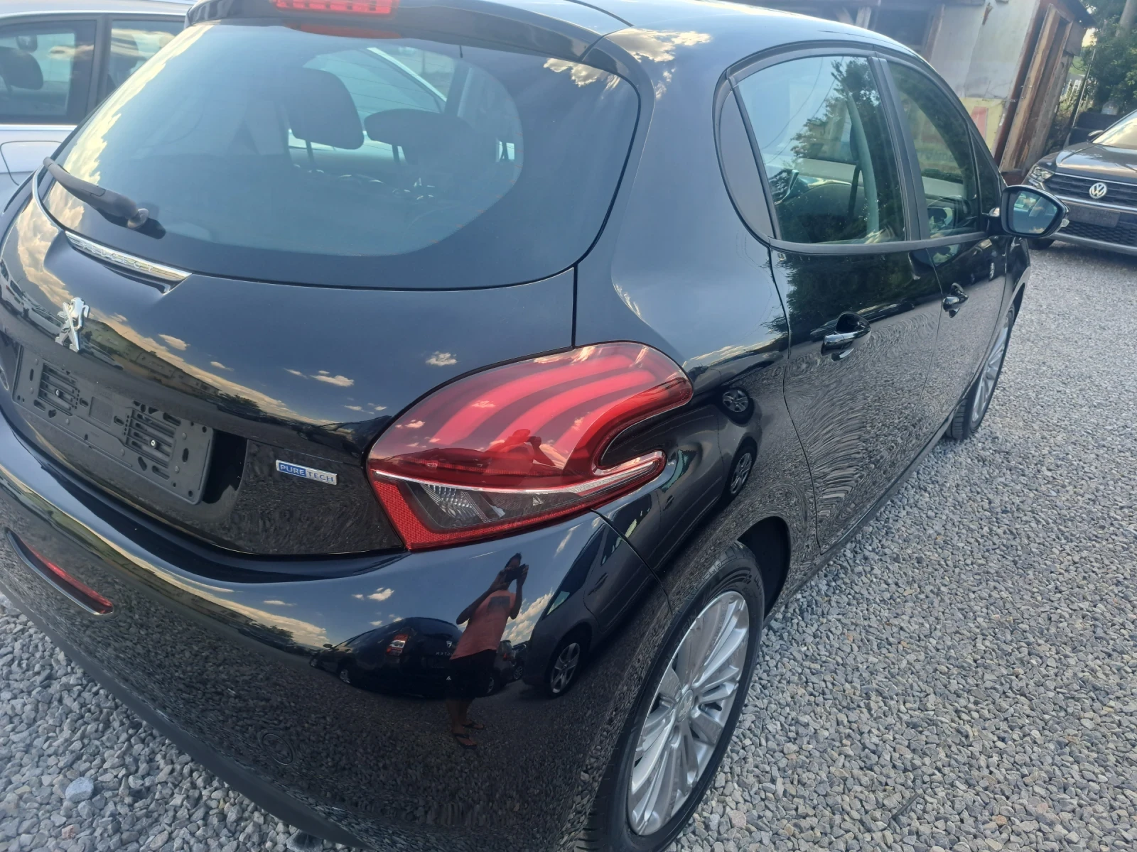Peugeot 208 1.2 EURO6, снимка 4 - Автомобили и джипове - 55059345