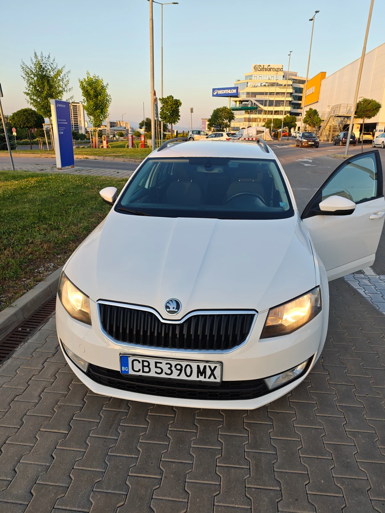 Skoda Octavia, снимка 3 - Автомобили и джипове - 55936359