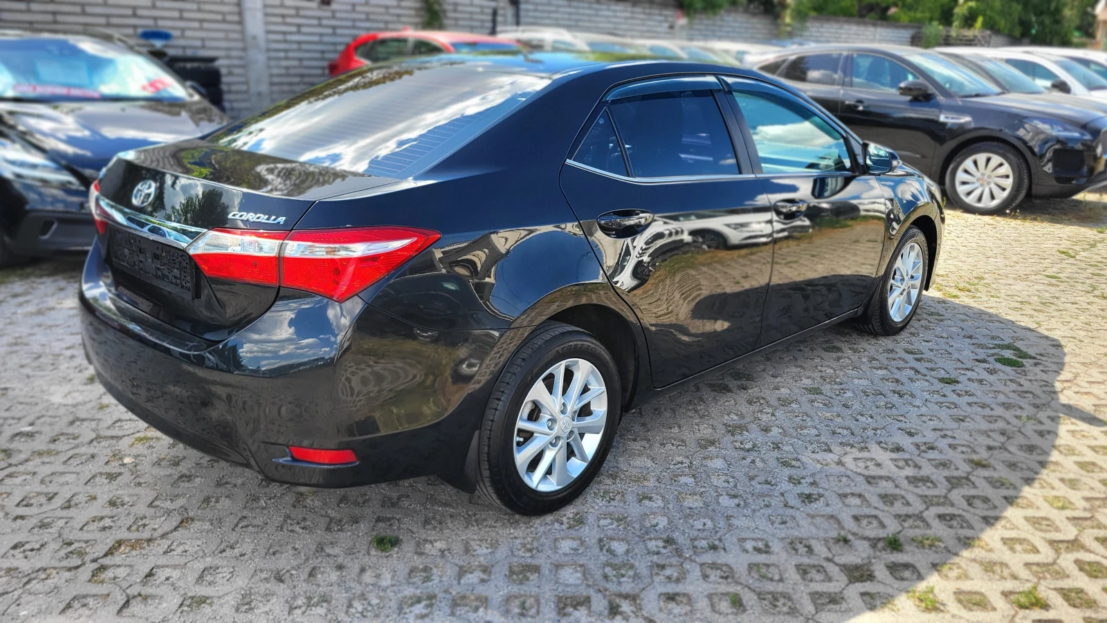 Toyota Corolla 1.6i, снимка 4 - Автомобили и джипове - 55950821