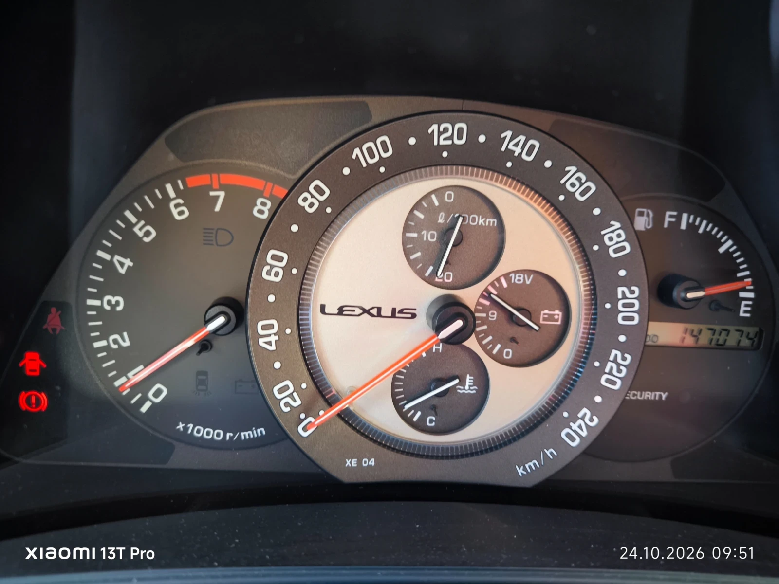 Lexus IS 200, снимка 8 - Автомобили и джипове - 56604908
