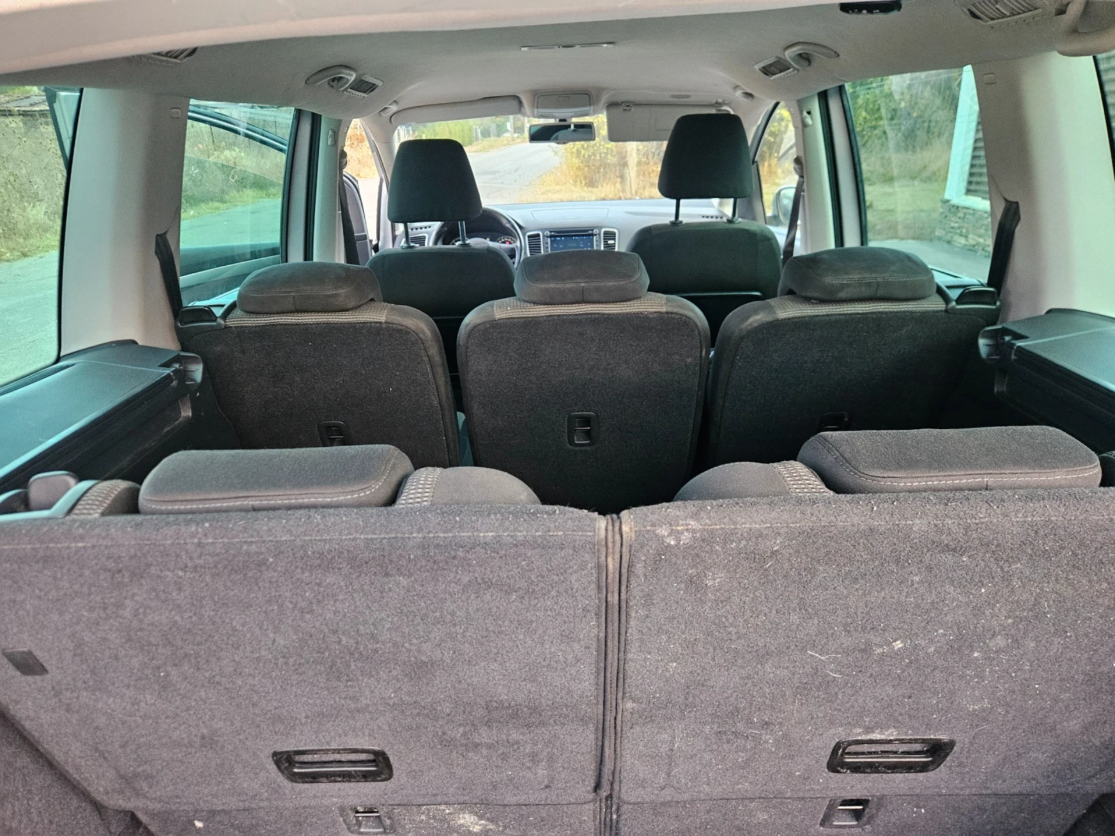 VW Sharan 2.0dizel 140ks 2011god-7 места!!!!, снимка 13 - Автомобили и джипове - 56718329