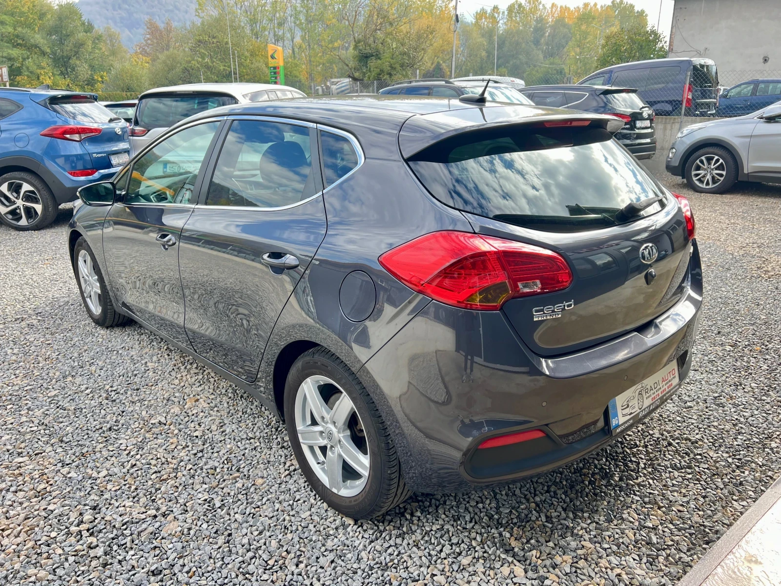 Kia Ceed 1.6i Бензин ШВЕЙЦАРИЯ, снимка 4 - Автомобили и джипове - 56609461